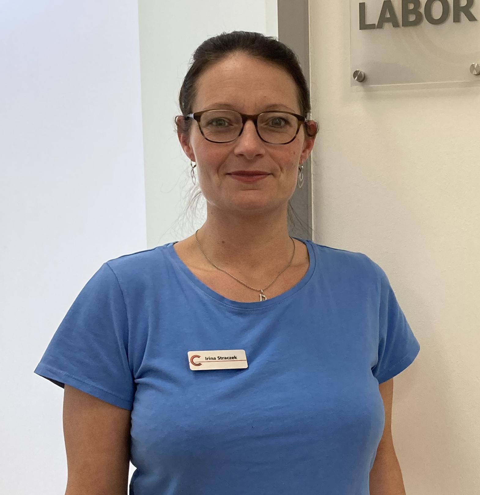 **Irina Straczek**